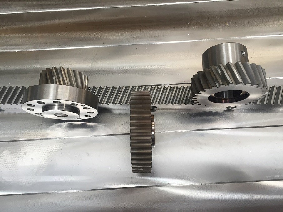 High Precision Rack And Pinion Mechanism / Black Helical Rack And